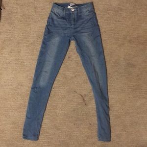 Light blue jagging‘s